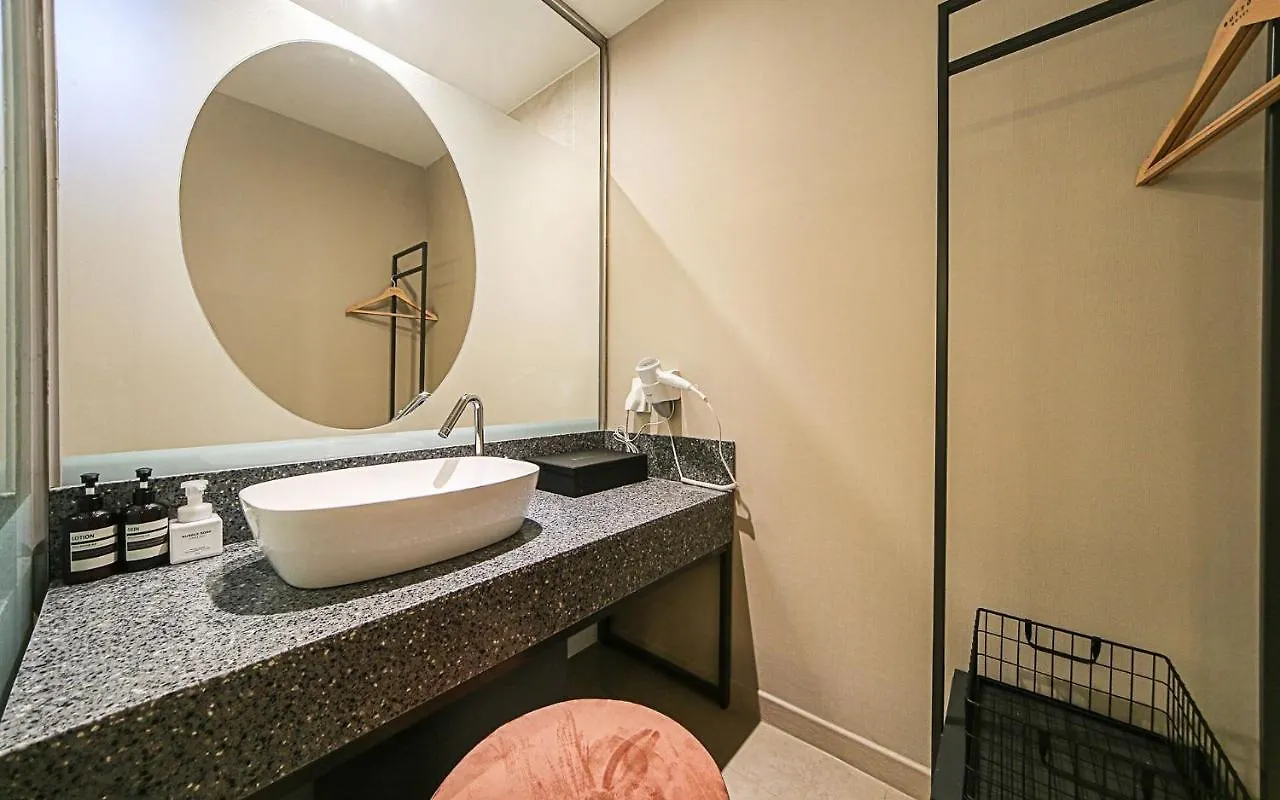 Nampo Button Hotel Busan 2*,  South Korea