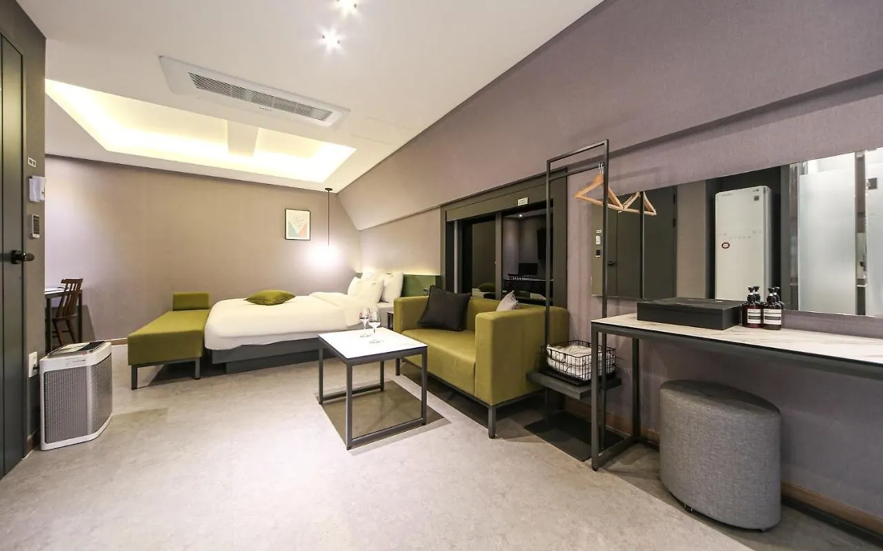 Nampo Button Hotel Busan 2*,  South Korea