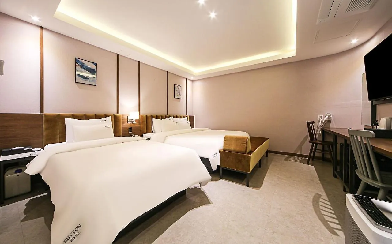 Nampo Button Hotel Busan 2*,
