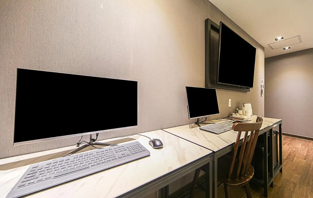 Nampo Button Hotel Busan 2*,  South Korea